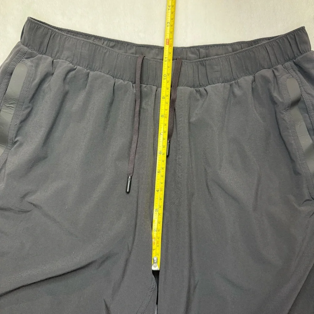 Lululemon Shorts Men’s Size XL Black Hybrid Swim Gym Lined 8.5” Inseam Athletic - Picture 9 of 9